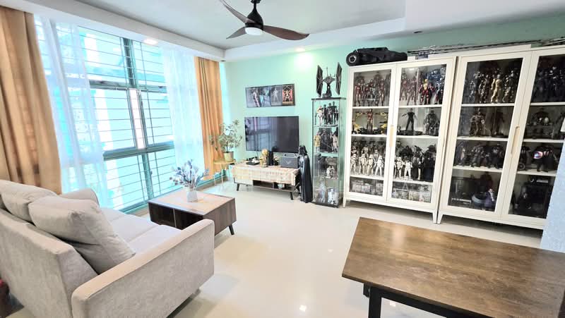 690B Woodlands Drive 75, 690B Woodlands Drive 75, 3 Bedrooms, 968 sqft, HDB Flat For Sale, by Nadiyah Kamsani, 500174493 - Living Room - PropertyGuru.com.sg