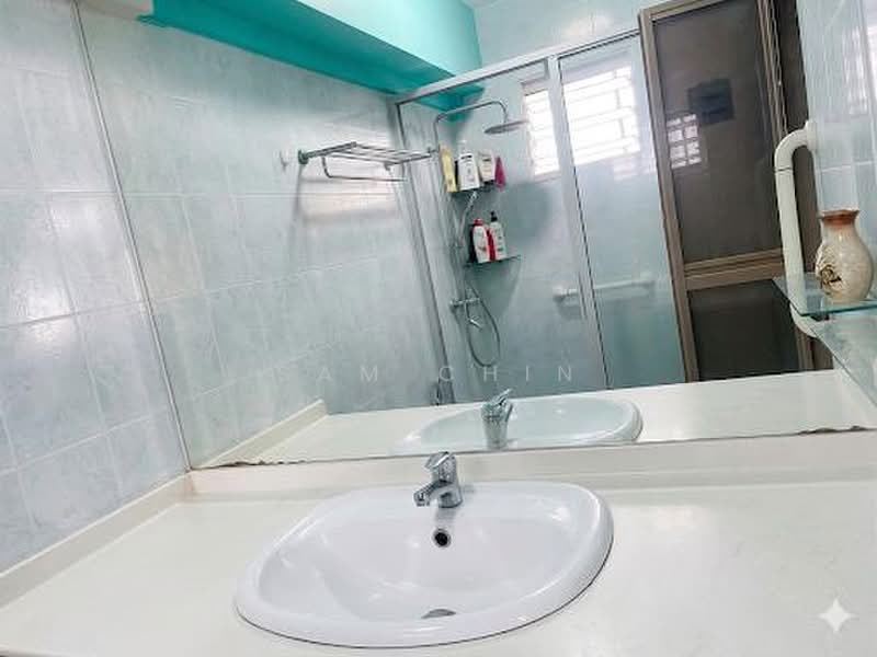 174A Edgedale Plains, 174A Edgedale Plains, 3 Bedrooms, 1,184 sqft, HDB Flat For Sale, by Sam Chin, 500174526 - Bathroom - PropertyGuru.com.sg
