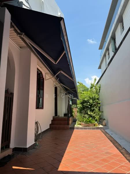 Freehold - Spacious Detached house, Siglap, 6 Bedrooms, 2,998 sqft, Detached House For Sale, by Gibson Ho, 500174527 - Exterior - PropertyGuru.com.sg