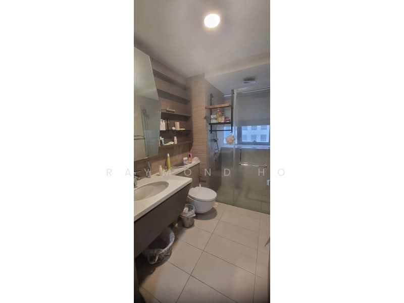 V on Shenton, 5 Shenton Way, 2 Bedrooms, 1,152 sqft, Condominium For Rent, by Raymond Ho, 500174530 - Bathroom - PropertyGuru.com.sg