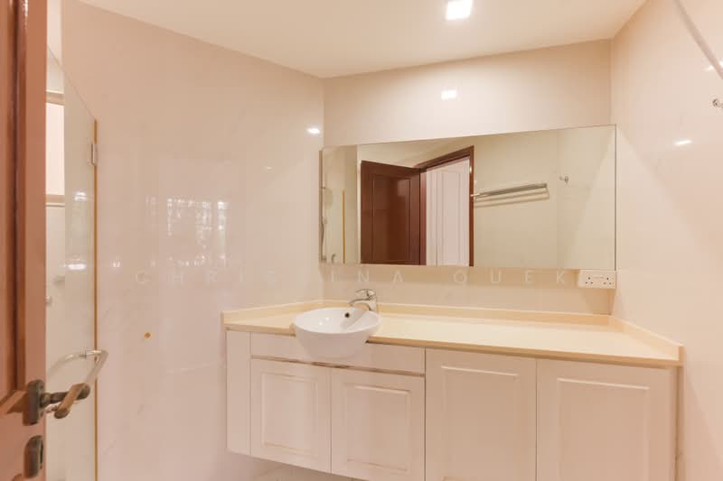 Villa Marina, 37 Jalan Sempadan, 3 Bedrooms, 1,528 sqft, Condominium For Sale, by Christina Quek, 500174531 - Bathroom - PropertyGuru.com.sg