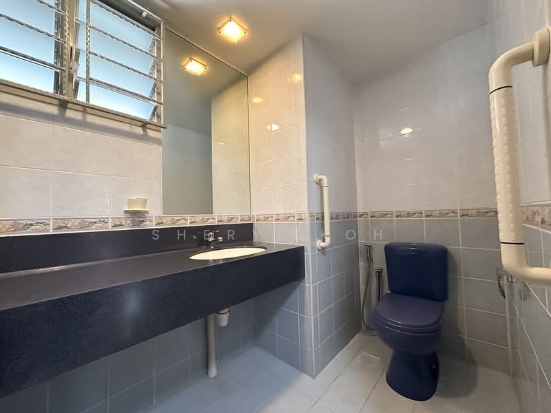 52 Strathmore Avenue, 52 Strathmore Avenue, 3 Bedrooms, 1,184 sqft, HDB Flat For Sale, by Sheryl Koh, 500174541 - Bathroom - PropertyGuru.com.sg