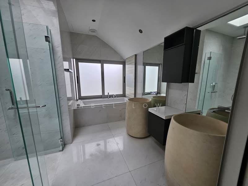 White House Residence, 67 Stevens Road, 5 Bedrooms, 5,963 sqft, Cluster House For Rent, by Abel Low, 500174568 - Bathroom - PropertyGuru.com.sg