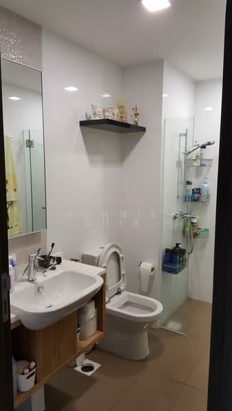 Heron Bay, 51 Upper Serangoon View, 4 Bedrooms, 1,281 sqft, Executive Condominium For Sale, by Ronnie Chia, 500174575 - Bathroom - PropertyGuru.com.sg