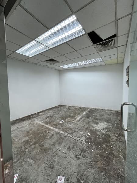 Lucky Chinatown, 211 New Bridge Road, 172 sqft, Other Retail For Rent, by Marcus Tay, 500174578 - Interior - CommercialGuru.com.sg