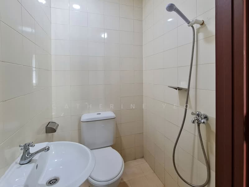Fifth Avenue Condominium, 2 Fifth Avenue, 4 Bedrooms, 2,433 sqft, Condominium For Rent, by Catherine Yeo, 500174580 - Bathroom - PropertyGuru.com.sg
