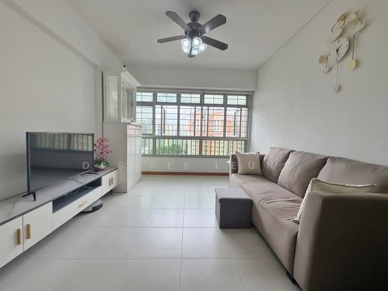 303A Punggol Central, 303A Punggol Central, 3 Bedrooms, 1,001 sqft, HDB Flat For Sale, by Desiree Leung, 500174590 - Living Room - PropertyGuru.com.sg