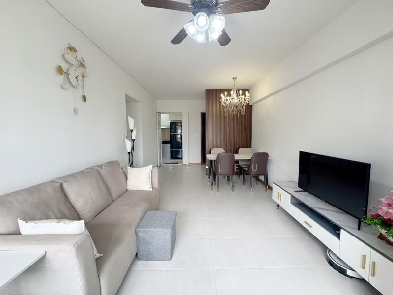 303A Punggol Central, 303A Punggol Central, 3 Bedrooms, 1,001 sqft, HDB Flat For Sale, by Desiree Leung, 500174590 - Living Room - PropertyGuru.com.sg