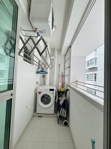 303A Punggol Central, 303A Punggol Central, 3 Bedrooms, 1,001 sqft, HDB Flat For Sale, by Desiree Leung, 500174590 - Service Yard - PropertyGuru.com.sg
