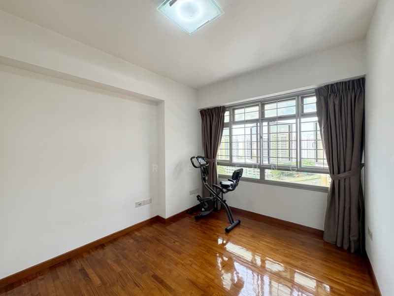 303A Punggol Central, 303A Punggol Central, 3 Bedrooms, 1,001 sqft, HDB Flat For Sale, by Desiree Leung, 500174590 - Common Bedroom 2 - PropertyGuru.com.sg