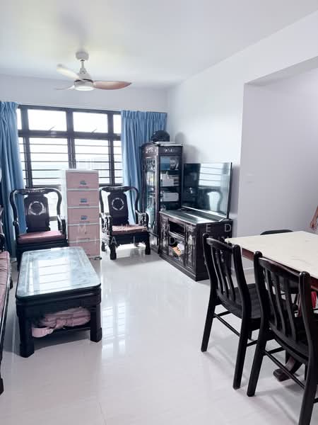 995A Buangkok Crescent, 995A Buangkok Crescent, 2 Bedrooms, 721 sqft, HDB Flat For Sale, by Mohammed Fiajudeen, 500174602 - Living Room - PropertyGuru.com.sg