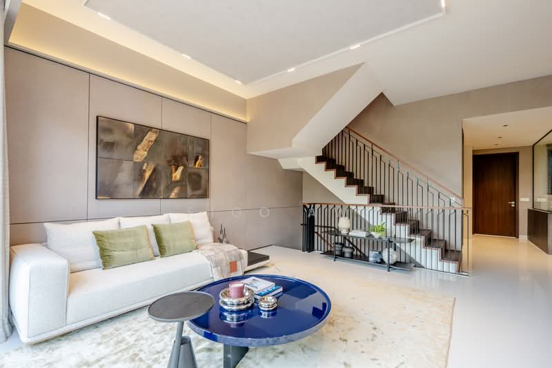 Parksuites, 18 Holland Grove Road, 4 Bedrooms, 3,068 sqft, Condominium For Sale, by Figo Aw, 500174603 - Living Room - PropertyGuru.com.sg