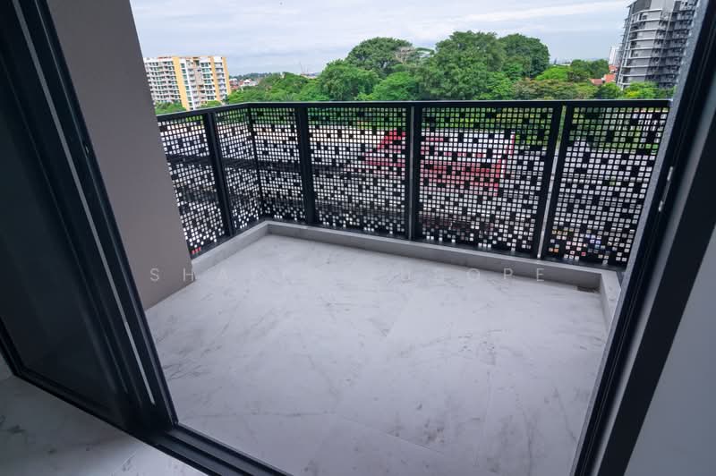 Sceneca Residence, 26 Tanah Merah Kechil Link, 3 Bedrooms, 1,044 sqft, Condominium For Rent, by Shafik Yusope, 500174624 - Balcony - PropertyGuru.com.sg