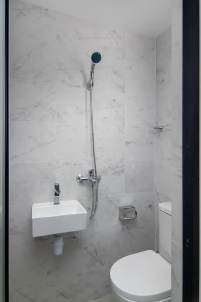 Sceneca Residence, 26 Tanah Merah Kechil Link, 3 Bedrooms, 1,044 sqft, Condominium For Rent, by Shafik Yusope, 500174624 - Bathroom - PropertyGuru.com.sg