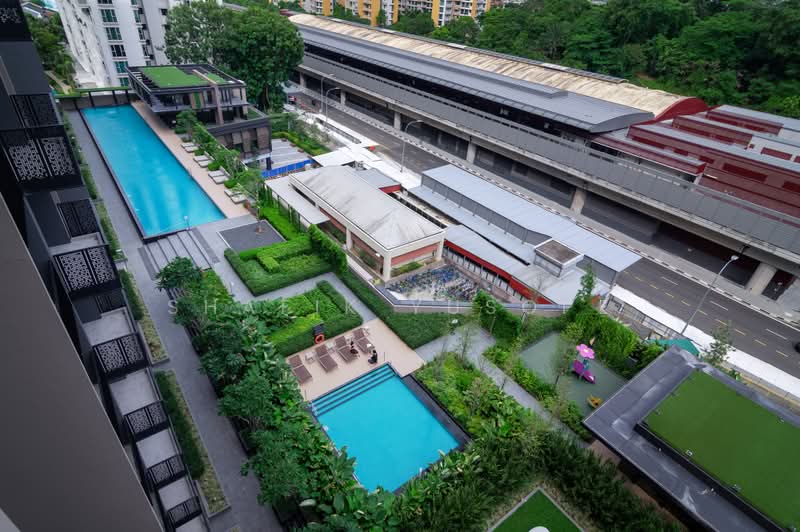 Sceneca Residence, 26 Tanah Merah Kechil Link, 3 Bedrooms, 1,044 sqft, Condominium For Rent, by Shafik Yusope, 500174624 - Pool - PropertyGuru.com.sg
