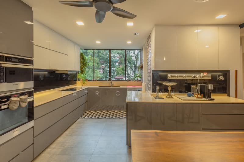Cheap! Within 1km from RGS! Renovated 4 Storey Corner Townhouse!, , 5 Bedrooms, 2,896 sqft, Town House For Sale, by Patrick Tan, 500174637 - Kitchen - PropertyGuru.com.sg