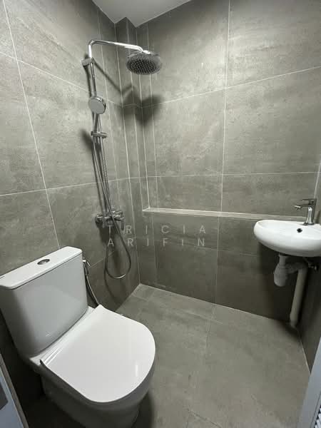 Hawaii Tower, 73 Meyer Road, 3 Bedrooms, 2,239 sqft, Condominium For Rent, by Tricia Arifin, 500174643 - Helper's Bathroom - PropertyGuru.com.sg
