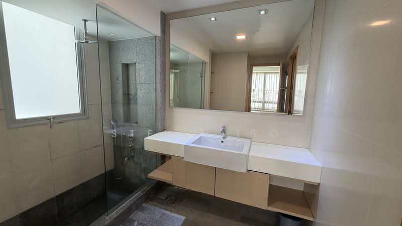 8 @ Mount Sophia, 8 Mount Sophia, 1 Bedroom, 850 sqft, Condominium For Sale, by Steven Teo, 500174645 - Bathroom - PropertyGuru.com.sg