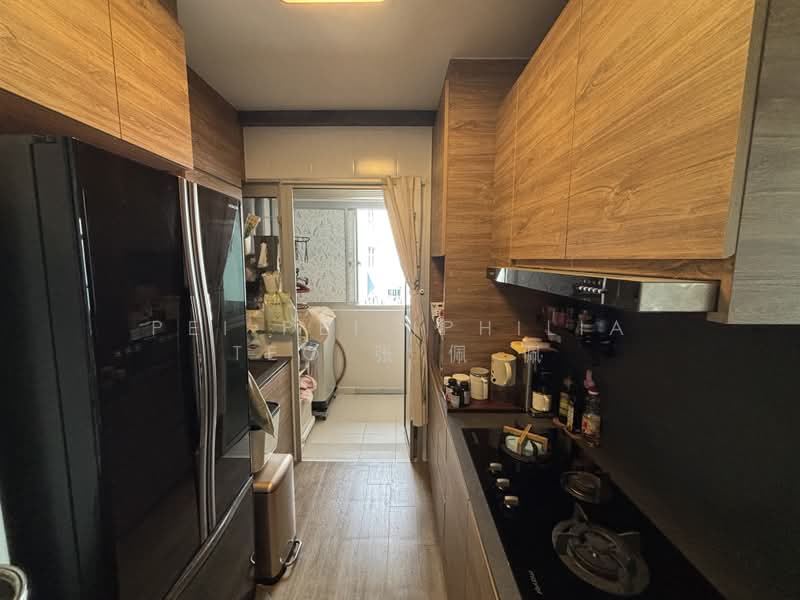453D Fernvale Road, 453D Fernvale Road, 2 Bedrooms, 721 sqft, HDB Flat For Sale, by Pei Pei Iphilia Teo 张 佩 佩, 500174653 - Kitchen - PropertyGuru.com.sg