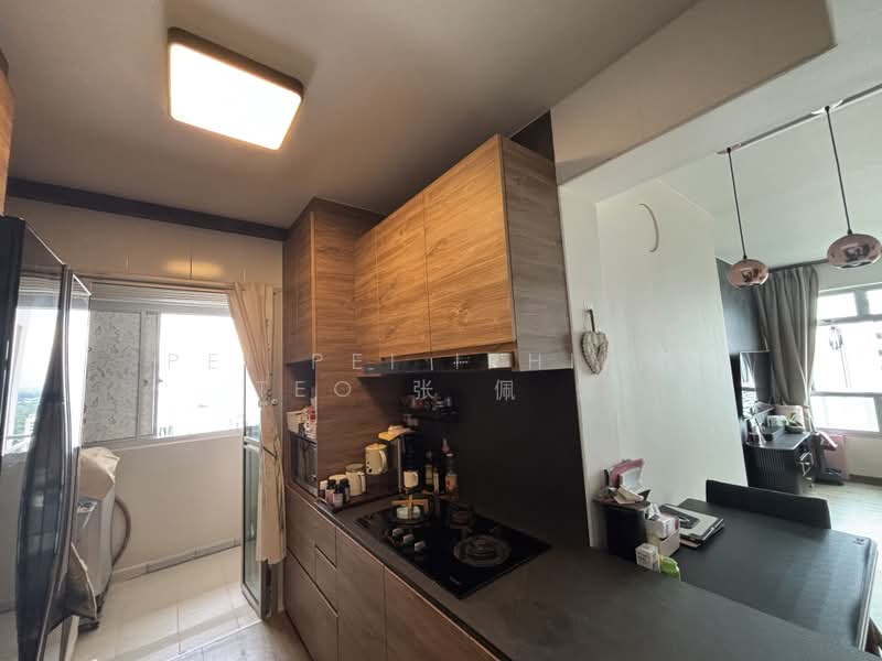 453D Fernvale Road, 453D Fernvale Road, 2 Bedrooms, 721 sqft, HDB Flat For Sale, by Pei Pei Iphilia Teo 张 佩 佩, 500174653 - Kitchen - PropertyGuru.com.sg