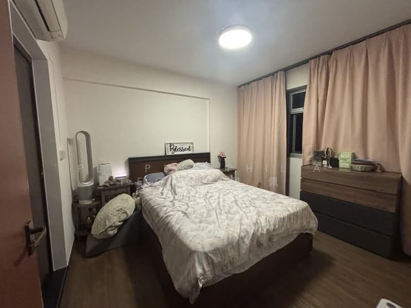 453D Fernvale Road, 453D Fernvale Road, 2 Bedrooms, 721 sqft, HDB Flat For Sale, by Pei Pei Iphilia Teo 张 佩 佩, 500174653 - Bedroom - PropertyGuru.com.sg
