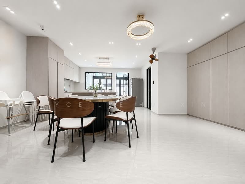 West Coast Gardens, WEST COAST GROVE, 5 Bedrooms, 2,500 sqft, Terraced House For Sale, by Joyce Lye Hui Xin, 500174673 - Dining Room - PropertyGuru.com.sg