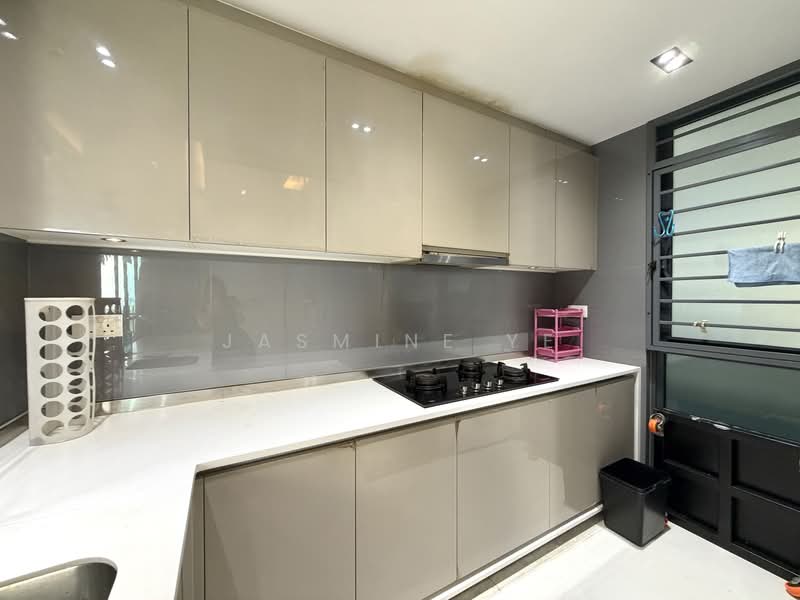 J Gateway, 2 Gateway Drive, 3 Bedrooms, 969 sqft, Condominium For Rent, by Jasmine Ye, 500174681 - Kitchen - PropertyGuru.com.sg