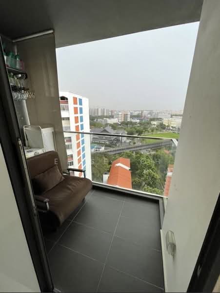 Sims Edge, 1 Geylang East Avenue 2, 2 Bedrooms, 527 sqft, Condominium For Rent, by Elise Toh, 500174683 - Balcony - PropertyGuru.com.sg
