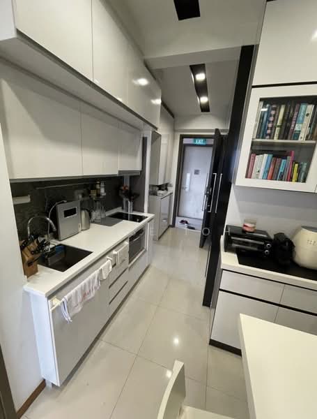 Sims Edge, 1 Geylang East Avenue 2, 2 Bedrooms, 527 sqft, Condominium For Rent, by Elise Toh, 500174683 - Kitchen - PropertyGuru.com.sg