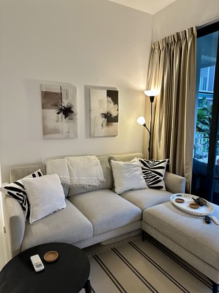 The Jovell, 19 Flora Drive, 2 Bedrooms, 721 sqft, Condominium For Sale, by Brenna Woo, 500174693 - Living Room - PropertyGuru.com.sg