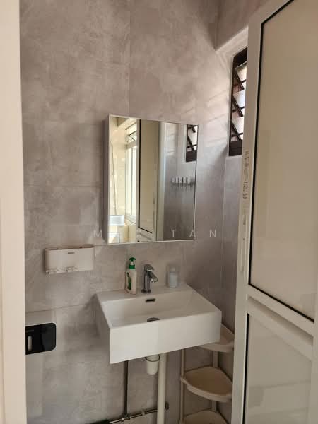 221 Bishan Street 23, 221 Bishan Street 23, 3 Bedrooms, 1,141 sqft, HDB Flat For Rent, by Max Tan, 500174701 - Bathroom - PropertyGuru.com.sg