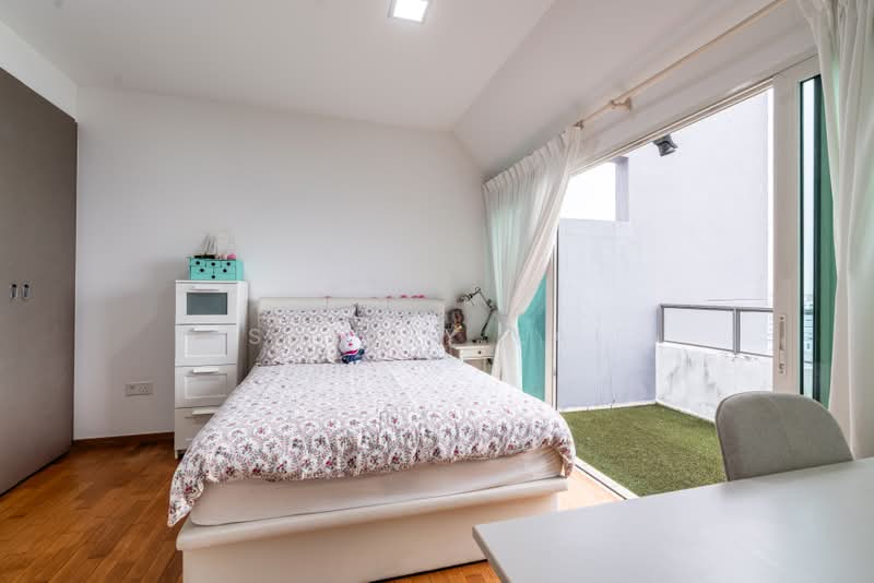 CHEAP, UNDERVALUED 2+S Penthouse in Kembangan D14, , 2 Bedrooms, 1,410 sqft, Condominium For Sale, by Shelby Lai, 500174703 - Bedroom - PropertyGuru.com.sg