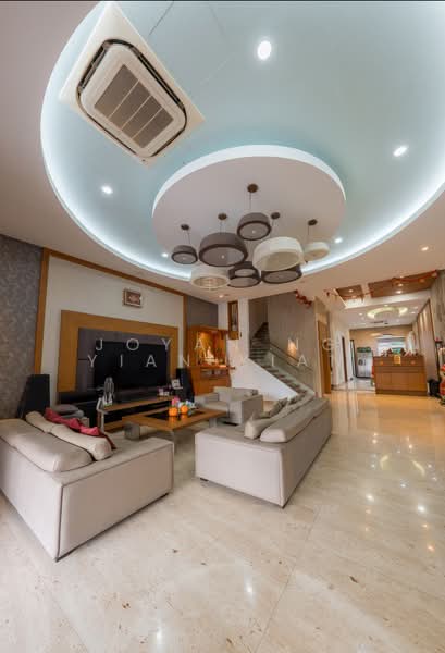 Yunnan Gardens, Yunnan Walk 1, 6 Bedrooms, 6,222 sqft, Terraced House For Sale, by Joyan Ng Yian Yian, 500174707 - Living Room - PropertyGuru.com.sg