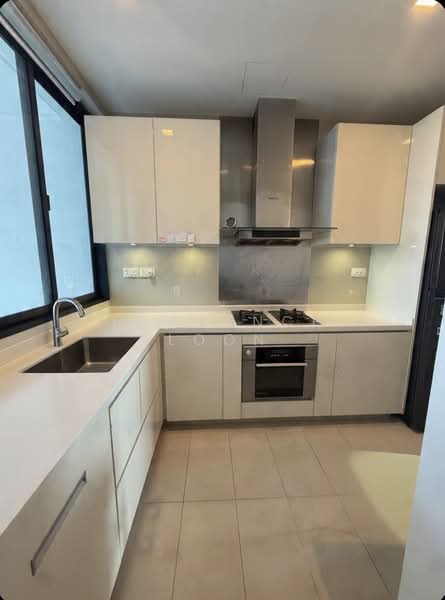 Parvis, 18 Holland Hill, 4 Bedrooms, 2,013 sqft, Condominium For Rent, by Lawrence Loon, 500174708 - Kitchen - PropertyGuru.com.sg