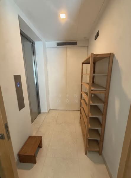 Parvis, 18 Holland Hill, 4 Bedrooms, 2,013 sqft, Condominium For Rent, by Lawrence Loon, 500174708 - Corridor - PropertyGuru.com.sg
