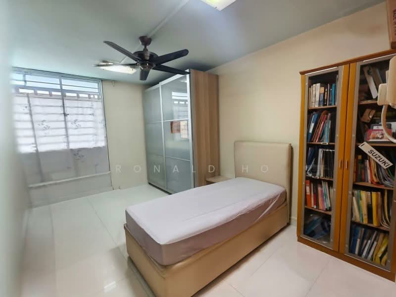 347 Ubi Avenue 1, 347 Ubi Avenue 1, 3 Bedrooms, 1,119 sqft, HDB Flat For Sale, by Ronald Ho, 500174726 - Bedroom 2 / Follow the Floor Plan inside - PropertyGuru.com.sg