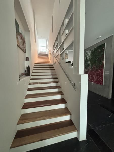 AVANT-GARDE LUXURY LIVING 前卫奢华生活典范3 Storey Terrace with Attic, Richards Place, 4 Bedrooms, 6,351 sqft, Terraced House For Sale, by Fuan Freddie, 500174730 - Stairs to 2nd floor - PropertyGuru.com.sg