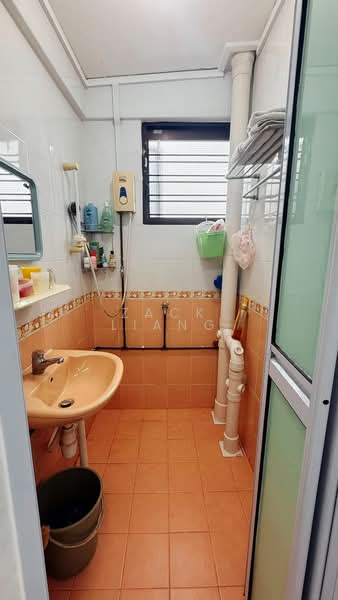 178 Toa Payoh Central, 178 Toa Payoh Central, Room Rental, 150 sqft, HDB Flat For Rent, by Zack Liang, 500174731 - Bathroom - PropertyGuru.com.sg