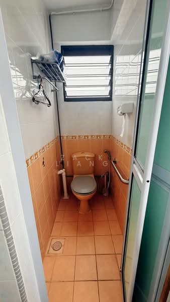 178 Toa Payoh Central, 178 Toa Payoh Central, Room Rental, 150 sqft, HDB Flat For Rent, by Zack Liang, 500174731 - Bathroom - PropertyGuru.com.sg