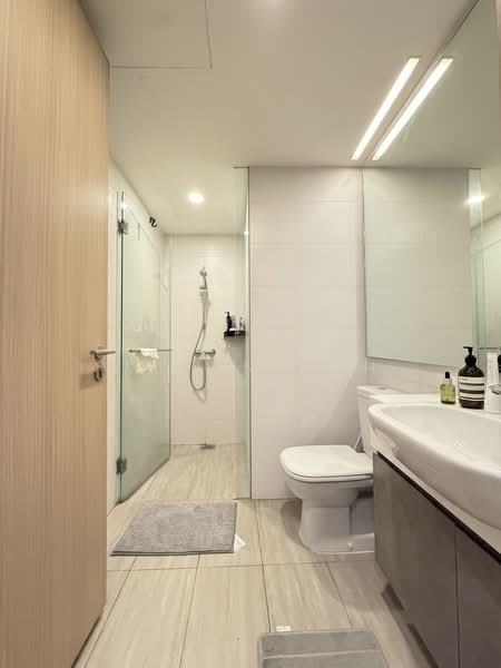 Ripple Bay, 16 Pasir Ris Link, 2 Bedrooms, 775 sqft, Condominium For Sale, by Shawn Toh, 500174733 - Common Bathroom - PropertyGuru.com.sg