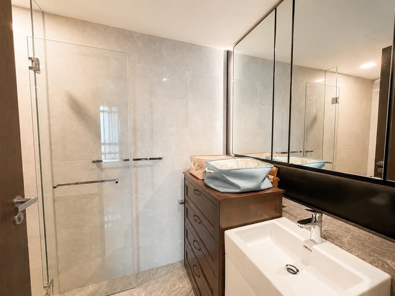 Principal Garden, 91 Prince Charles Crescent, 2 Bedrooms, 807 sqft, Condominium For Sale, by Jane Fong, 500174736 - Bathroom - PropertyGuru.com.sg