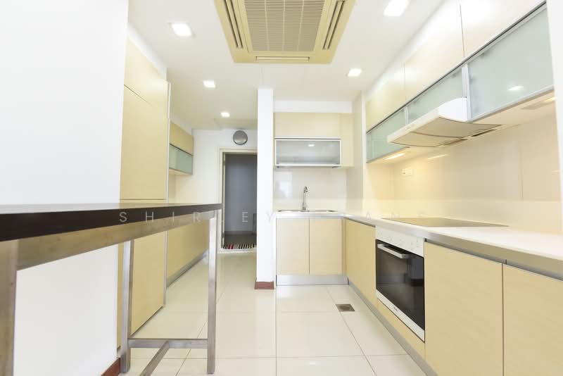 The Sail @ Marina Bay, 6 Marina Boulevard, 4 Bedrooms, 2,200 sqft, Condominium For Rent, by Shirley Krans, 500174740 - Kitchen - PropertyGuru.com.sg