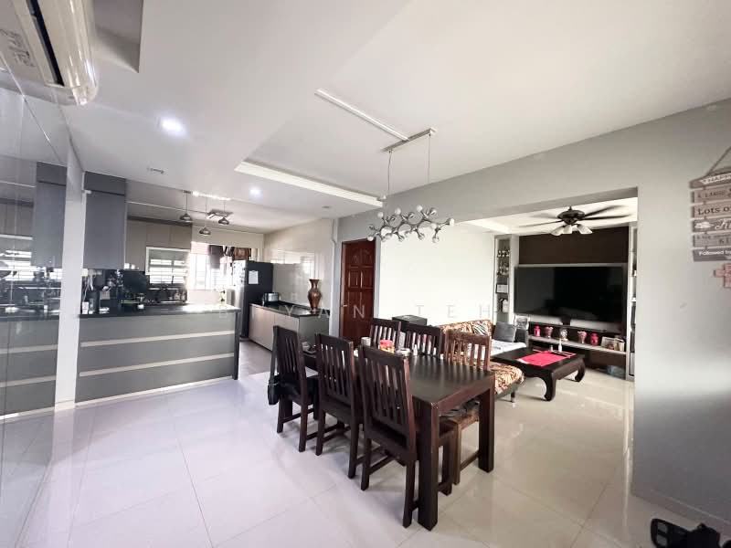 346 Tampines Street 33, 346 Tampines Street 33, 3 Bedrooms, 1,163 sqft, HDB Flat For Sale, by Bryan Teh, 500174757 - Kitchen - PropertyGuru.com.sg