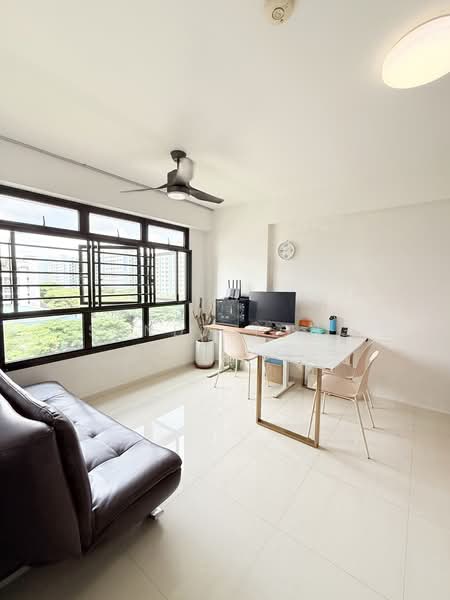 117A Canberra Crescent, 117A Canberra Crescent, 2 Bedrooms, 732 sqft, HDB Flat For Sale, by Sandy Yong, 500174758 - Living Room - PropertyGuru.com.sg