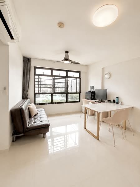 117A Canberra Crescent, 117A Canberra Crescent, 2 Bedrooms, 732 sqft, HDB Flat For Sale, by Sandy Yong, 500174758 - Living Room - PropertyGuru.com.sg