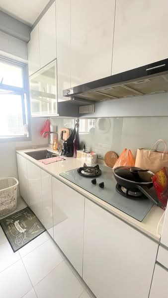 327A Sumang Walk, 327A Sumang Walk, 1 Bedroom, 398 sqft, HDB Flat For Sale, by Amanda Tan, 500174777 - Kitchen - PropertyGuru.com.sg