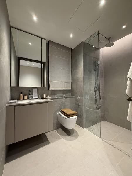 BEST VALUE BUY D27! NEW AND CHEAP, , 4 Bedrooms, 1,216 sqft, Condominium For Sale, by Zayne Ang, 500174781 - Bathroom - PropertyGuru.com.sg