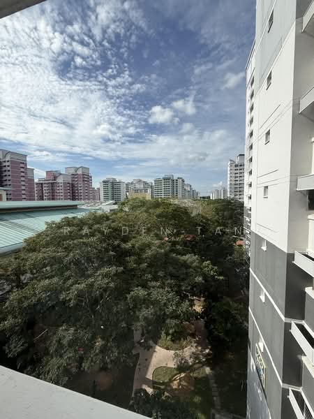 769 Pasir Ris Street 71, 769 Pasir Ris Street 71, Room Rental, 174 sqft, HDB Flat For Rent, by Rayden Tan, 500174798 - Exterior - PropertyGuru.com.sg