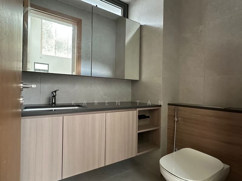 Semi detached at upper Thomson road, Old upper Thomson road, 5 Bedrooms, 5,337 sqft, Semi-Detached House For Sale, by Karen Tan, 500174809 - Bathroom - PropertyGuru.com.sg