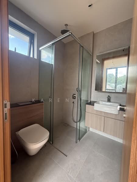 Semi detached at upper Thomson road, Old upper Thomson road, 5 Bedrooms, 5,337 sqft, Semi-Detached House For Sale, by Karen Tan, 500174809 - Bathroom - PropertyGuru.com.sg